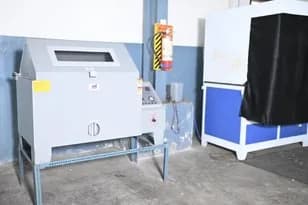 Salt spray cabinet for coating tests